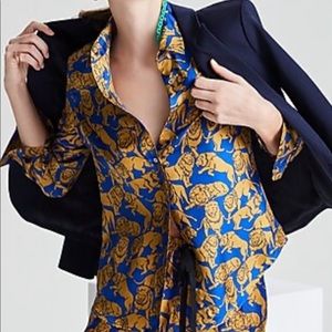 Beautiful lion blouse Brand New JCR…